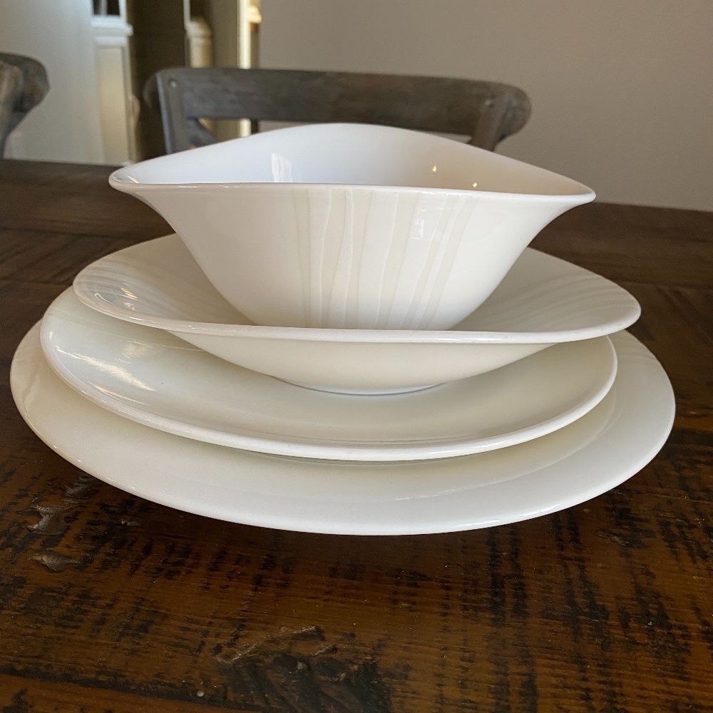 **SOLD**Villeroy & Boch “Dune Lines” set